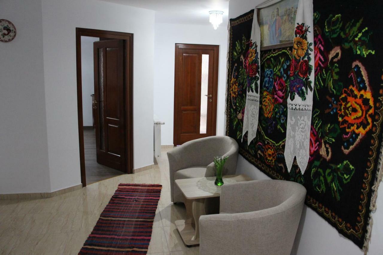 Hotel Popasul Calatorului Moisei Exteriér fotografie